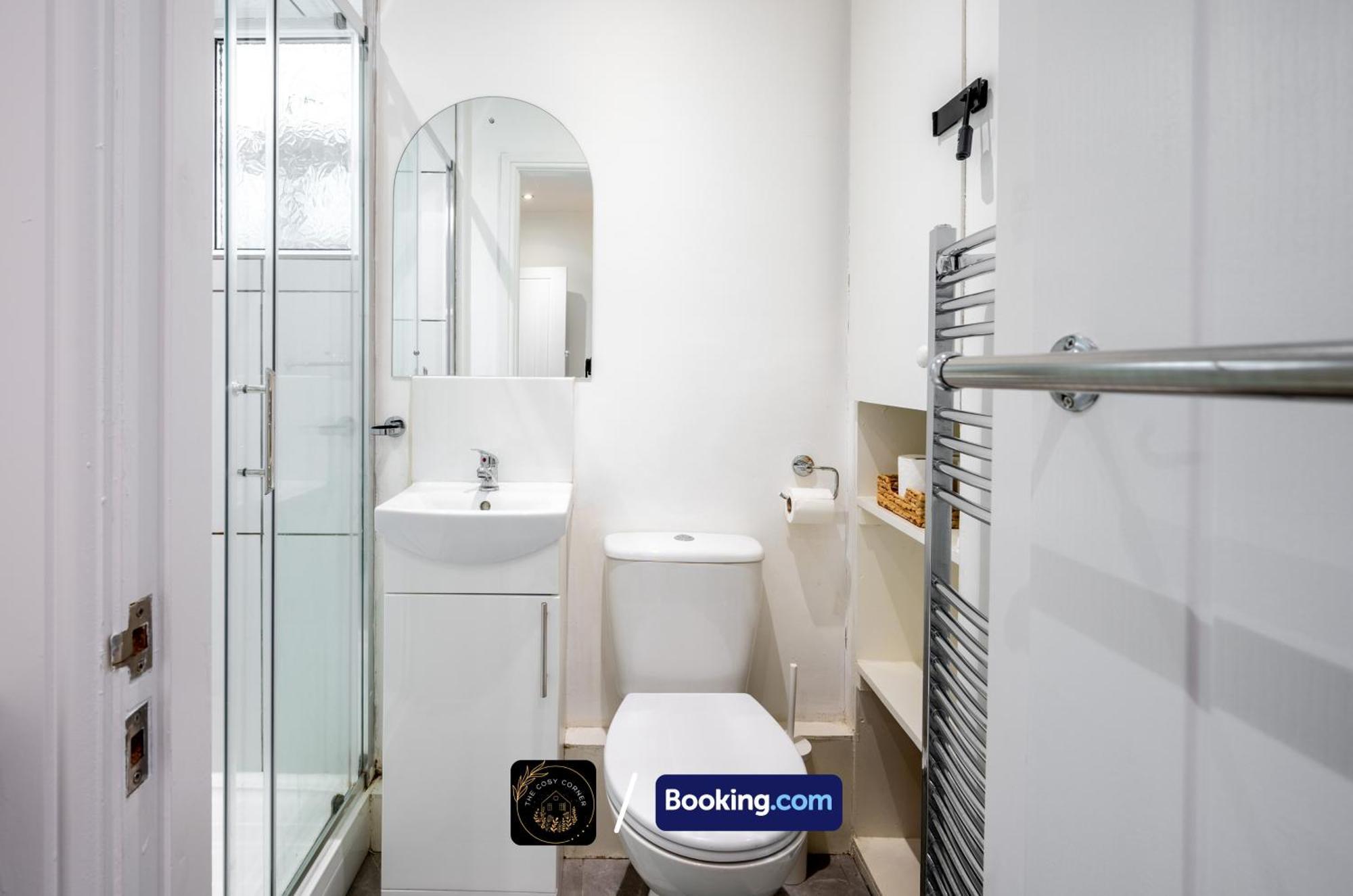 Cosy 3-Bed House, Garden & Free Parking In Stretford Apartment Manchester Exterior foto