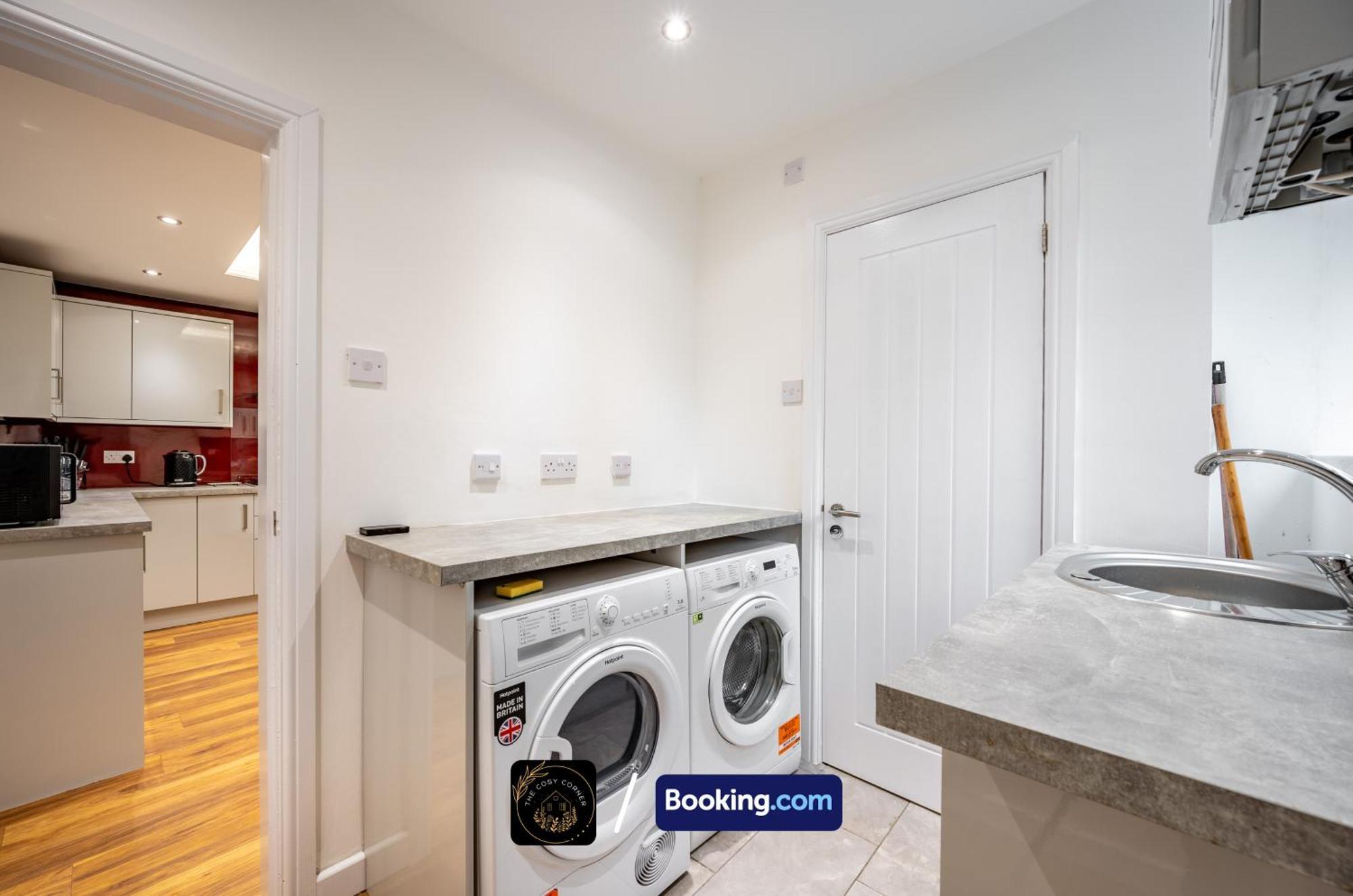 Cosy 3-Bed House, Garden & Free Parking In Stretford Apartment Manchester Exterior foto