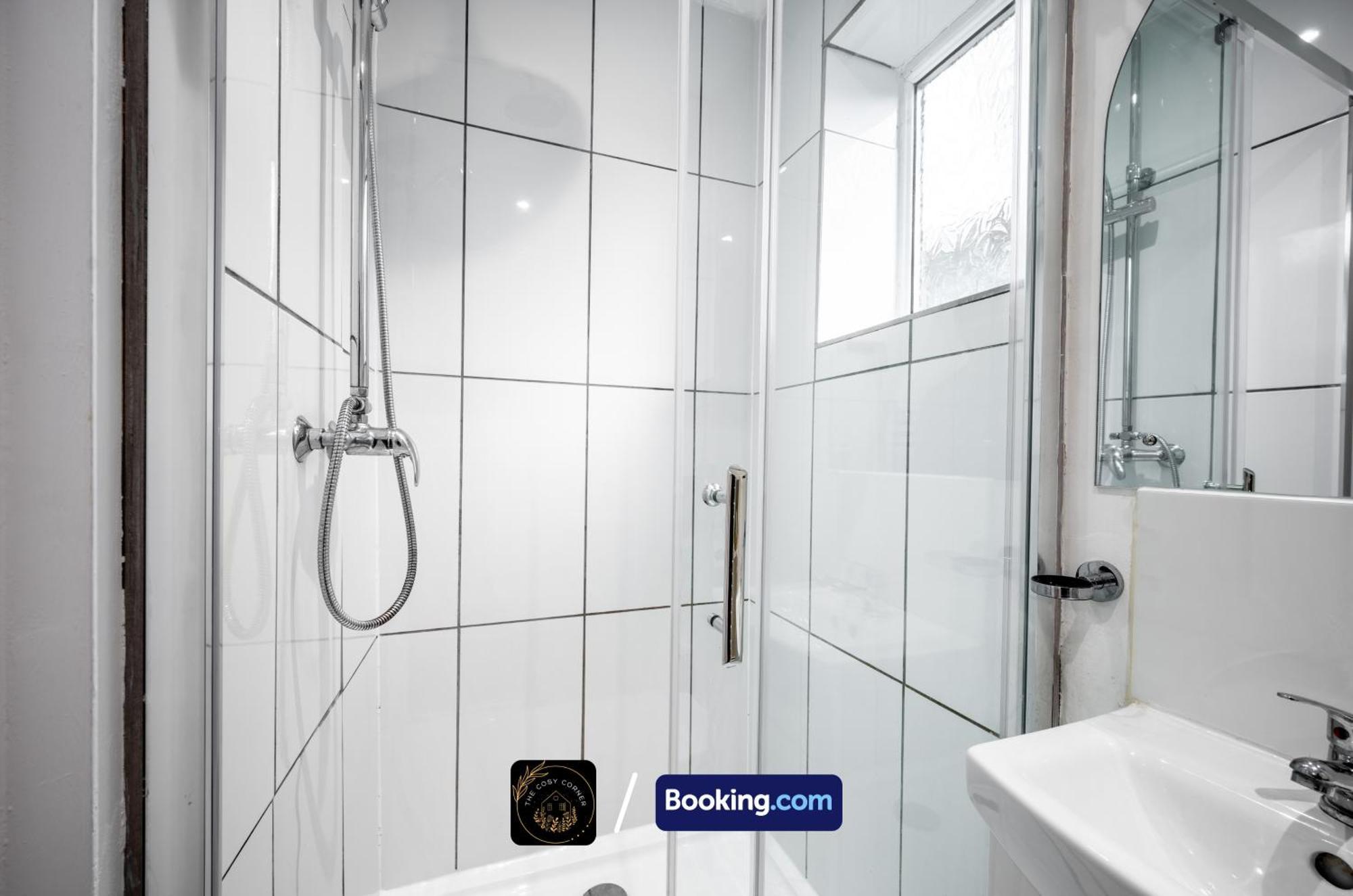 Cosy 3-Bed House, Garden & Free Parking In Stretford Apartment Manchester Exterior foto