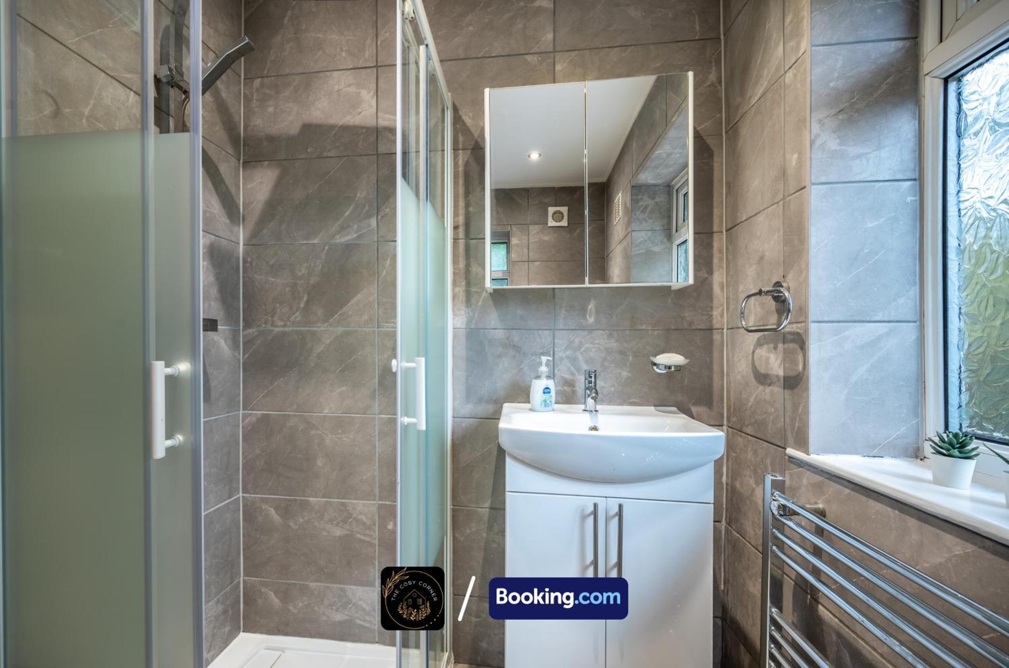 Cosy 3-Bed House, Garden & Free Parking In Stretford Apartment Manchester Exterior foto